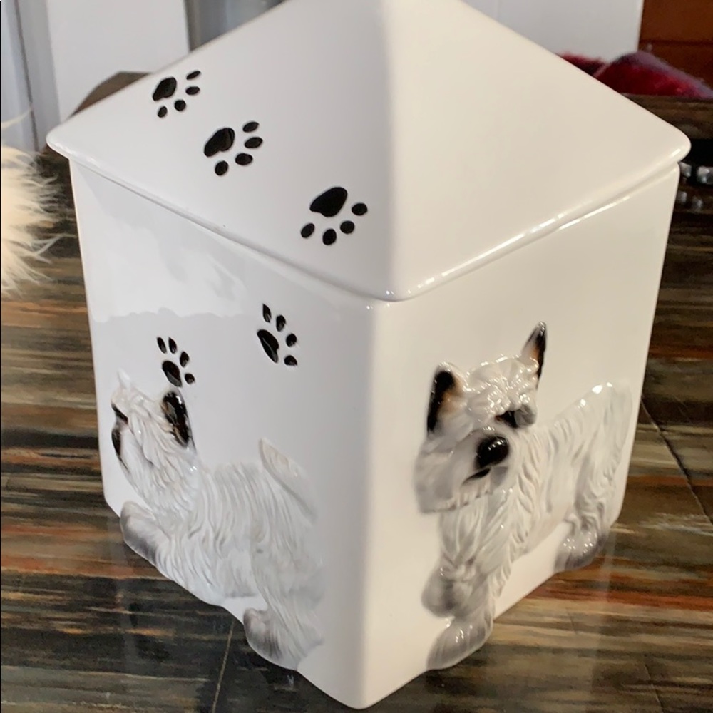 SALE!! ⚡️host pick⚡️ Big sky carver 2002 terrier dog canister.
